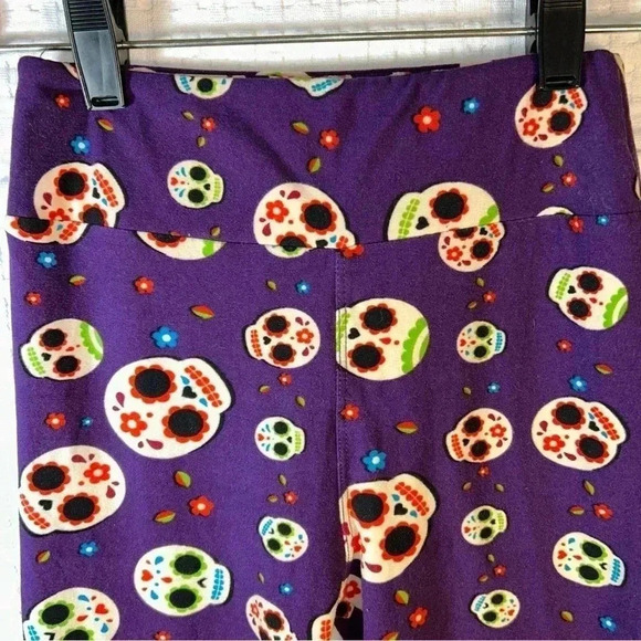 Lularoe Tween Leggings Halloween Skulls Floral All Over Print Purple Background - Picture 3 of 8